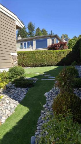 Artificial turf installed (13 Ave)_2